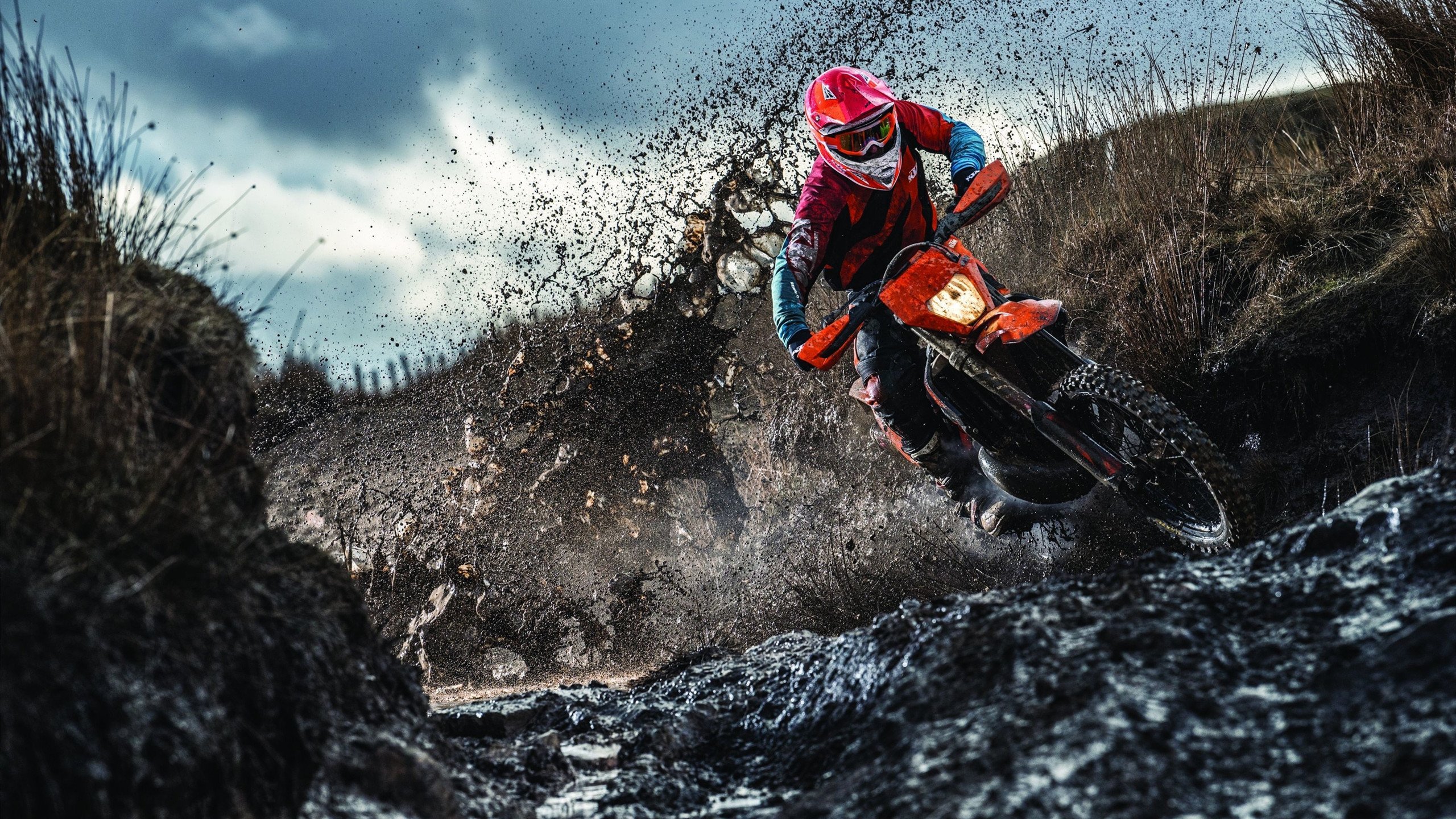 _极地冰川徒步:探索白雪皑皑的冒险之旅_,极地冰川主要在哪里